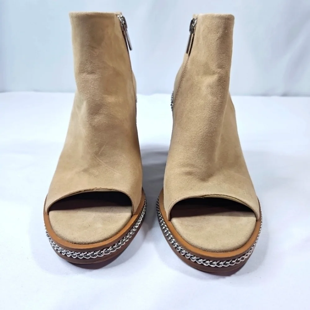 Vince Camuto Bitnny Tan Suede Chain Peep-Toe ankle heel Booties Size 7
